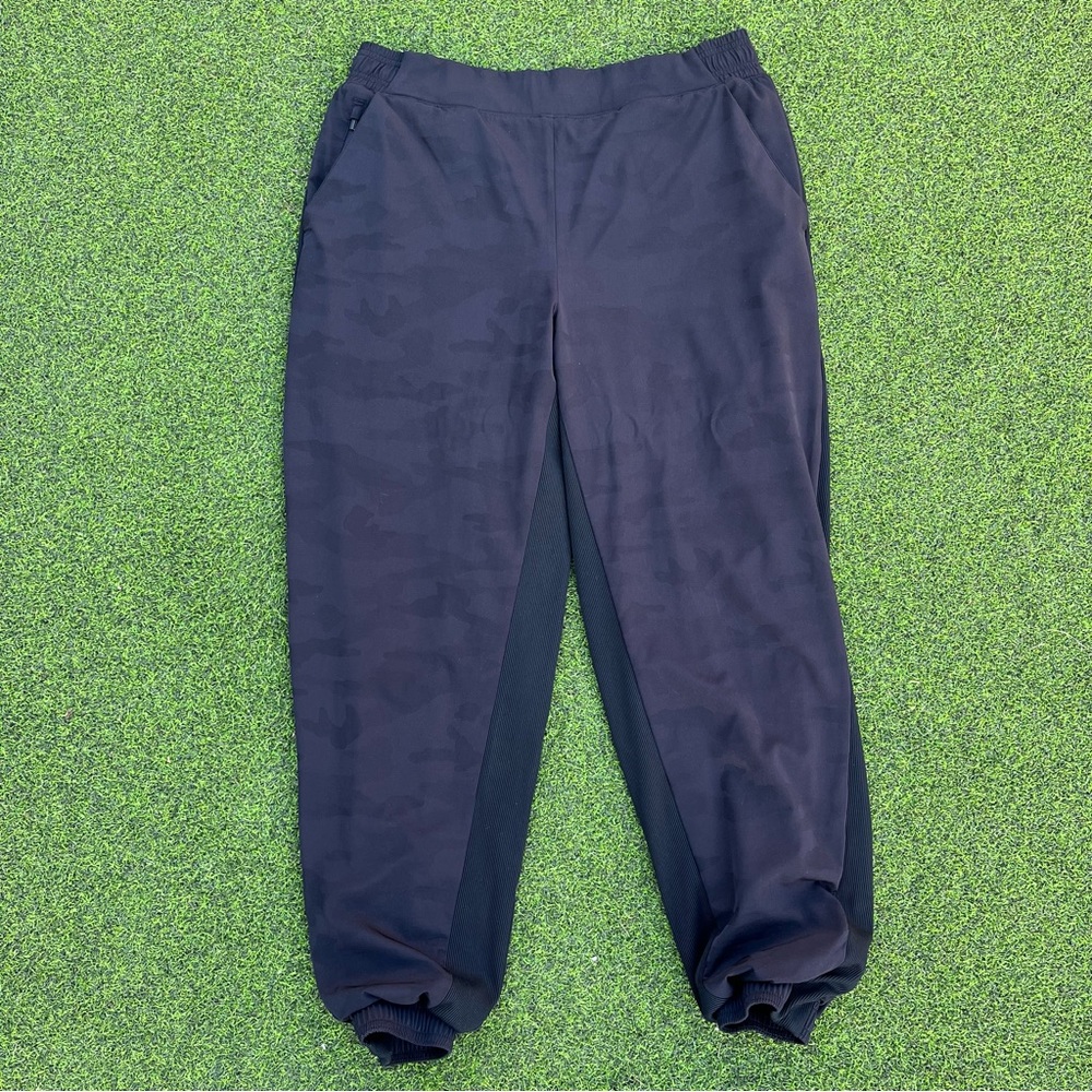 Athleta Womens 12 Brooklyn Camo Lined Jogger Pants Black Pull On Athletic